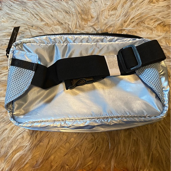 FREE PEOPLE Movement Cargo sling waist bag - Picture 3 of 7
